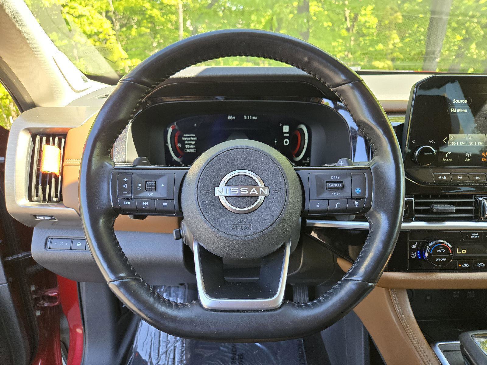 Used 2024 Nissan Pathfinder Platinum w/ Cargo Package AWD/4WD image 17