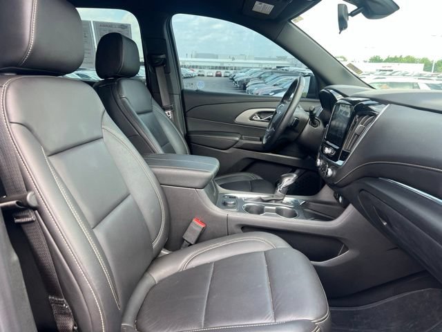 Used 2022 Chevrolet Traverse LT w/ Midnight/Sport Edition AWD/4WD image 11