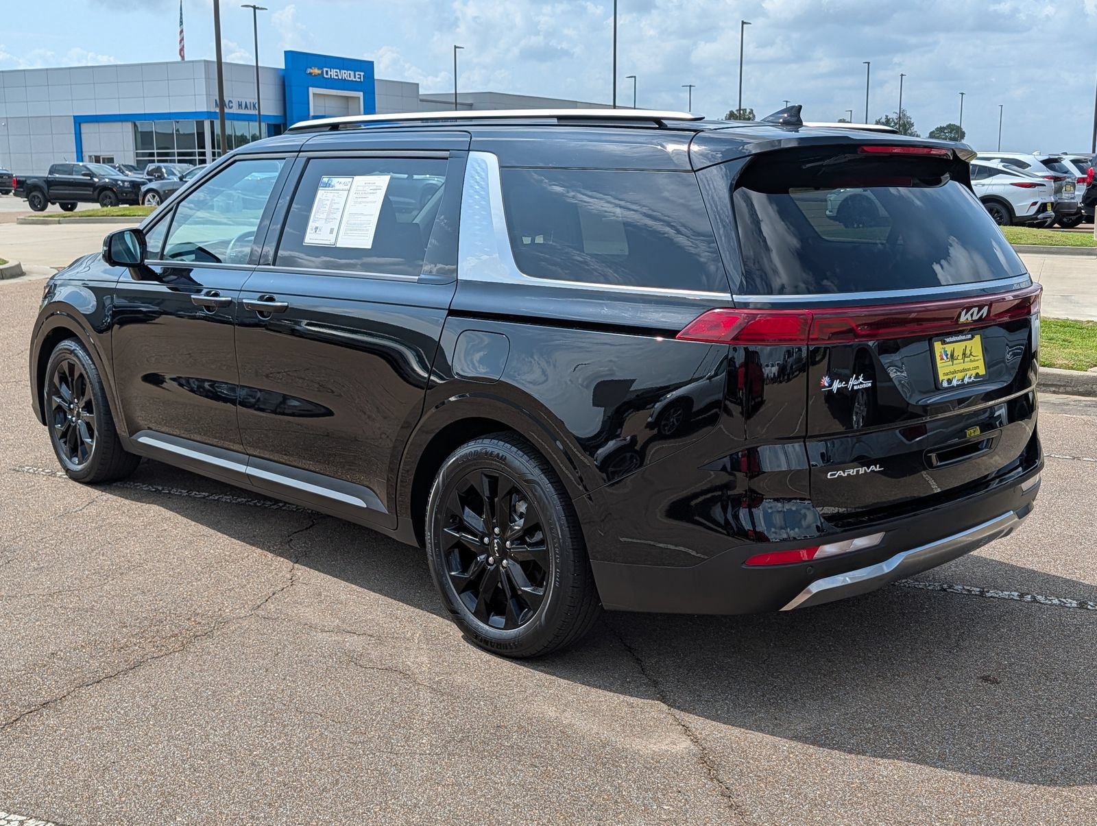 Used 2024 Kia Carnival SX Prestige FWD image 3