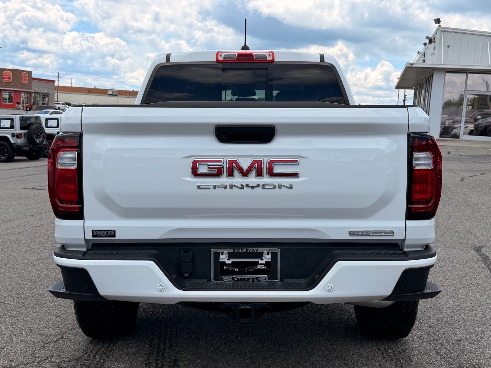 Used 2025 GMC Canyon Elevation AWD/4WD image 5