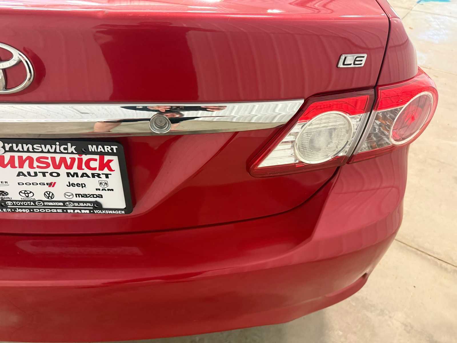 Used 2012 Toyota Corolla LE FWD image 18