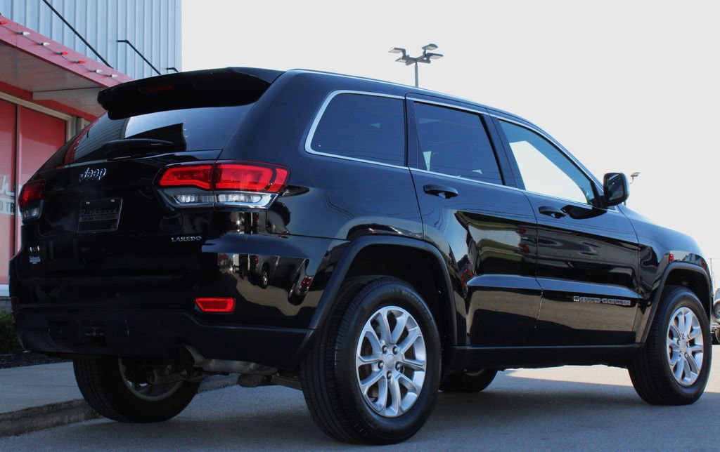 Used 2022 Jeep Grand Cherokee Laredo E AWD/4WD image 14