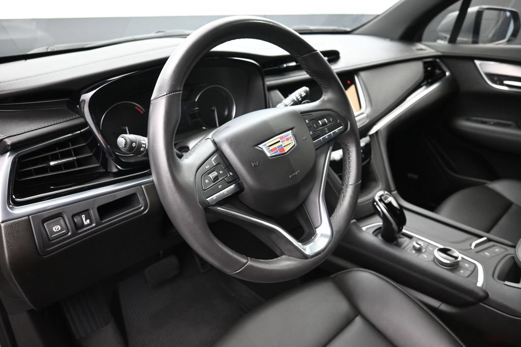 Used 2025 Cadillac XT6 Luxury FWD image 18