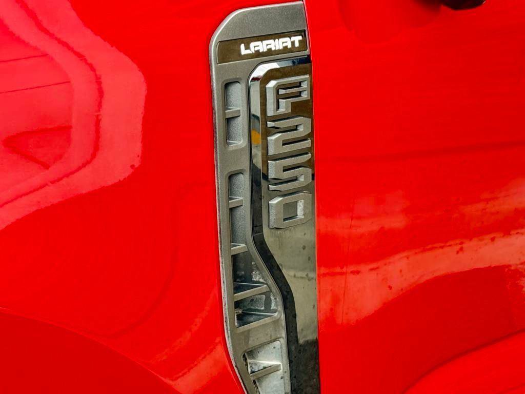 Used 2023 Ford F250 Lariat w/ Sport Appearance Package image 8
