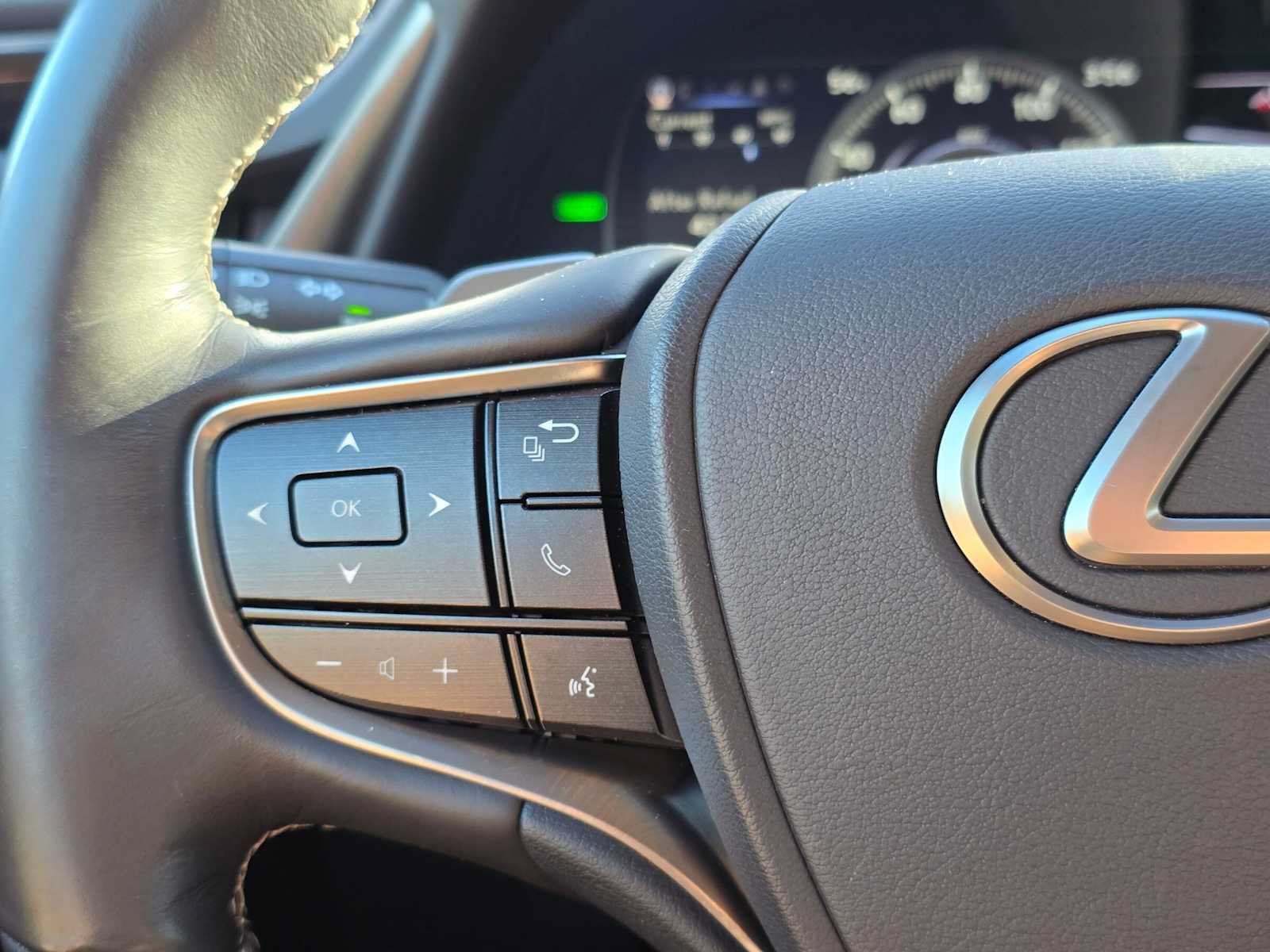 Used 2019 Lexus ES 300h w/ Premium Package FWD image 31