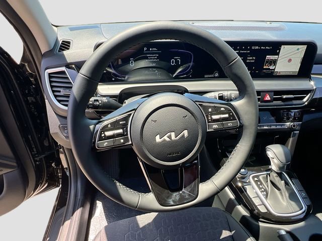 New 2026 Kia Seltos S FWD image 11