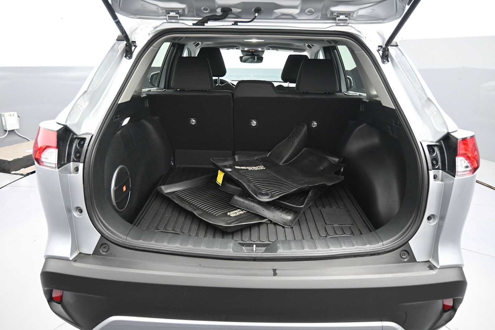 Used 2024 Toyota Corolla Cross LE w/ Moonroof Package AWD/4WD image 20