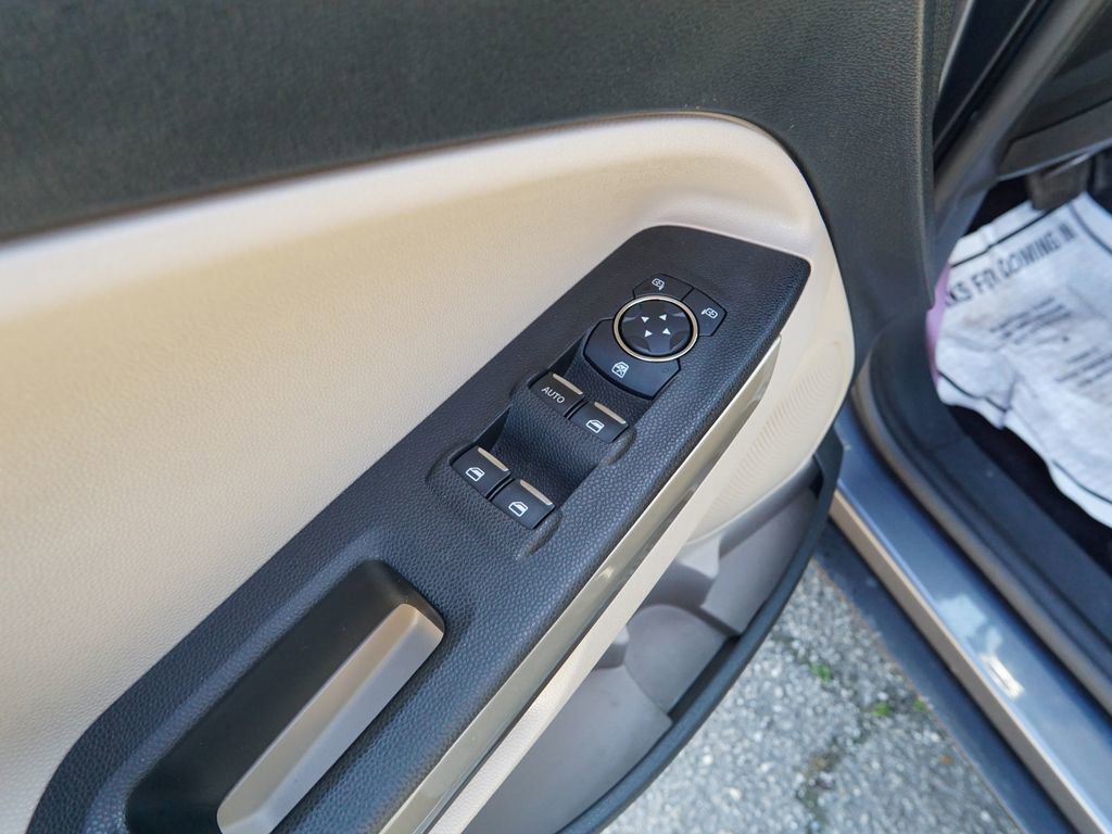 Used 2019 Ford EcoSport Titanium FWD image 16