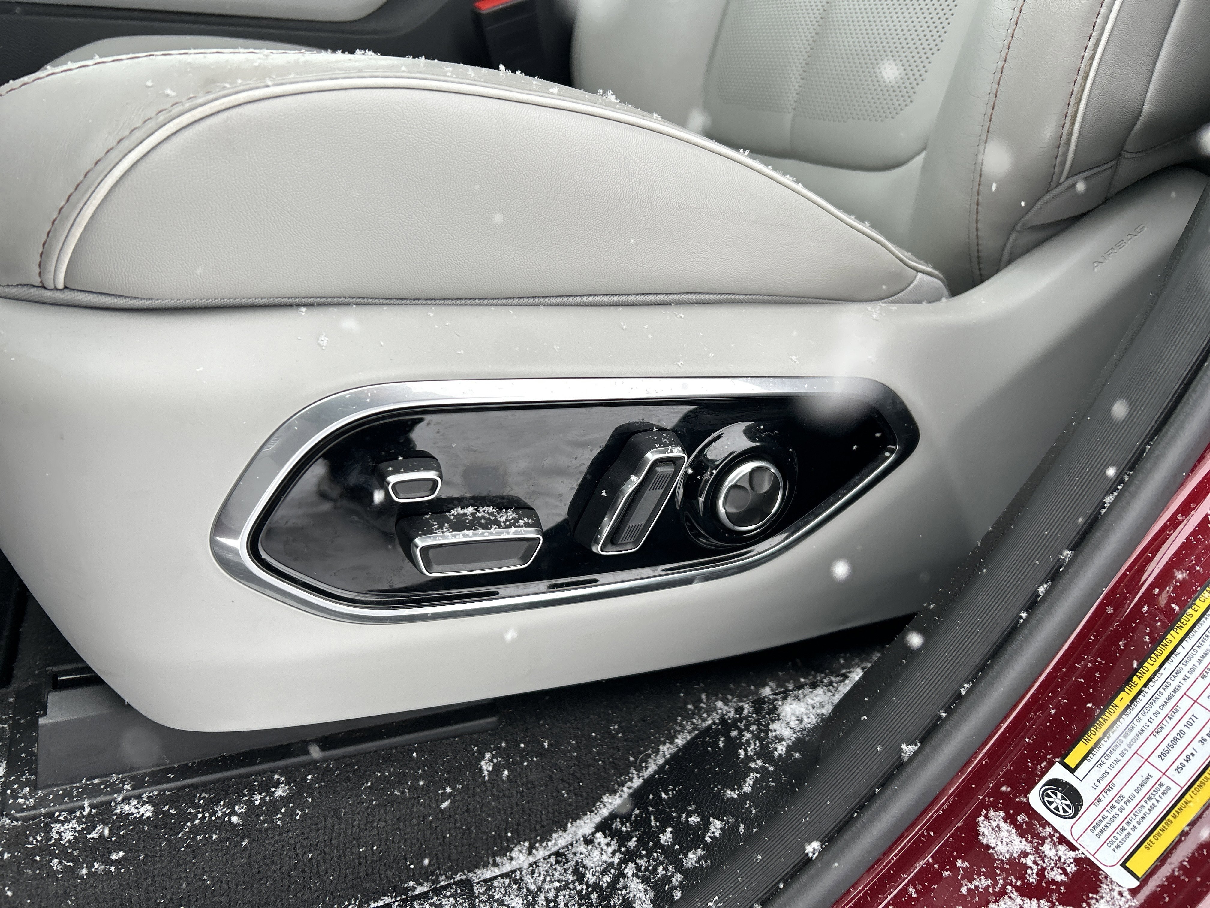 Used 2021 Jeep Grand Cherokee L Overland w/ Advanced Protech Group III image 15