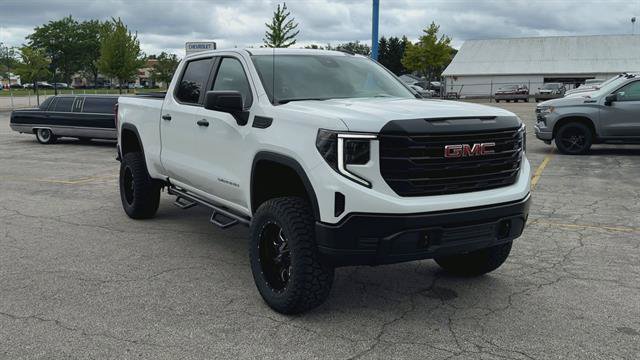 Used 2024 GMC Sierra 1500 Pro w/ Pro Value Package AWD/4WD image 3