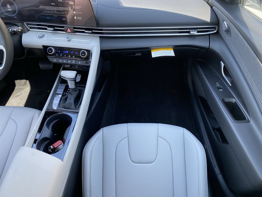 New 2026 Hyundai Elantra Limited FWD image 16