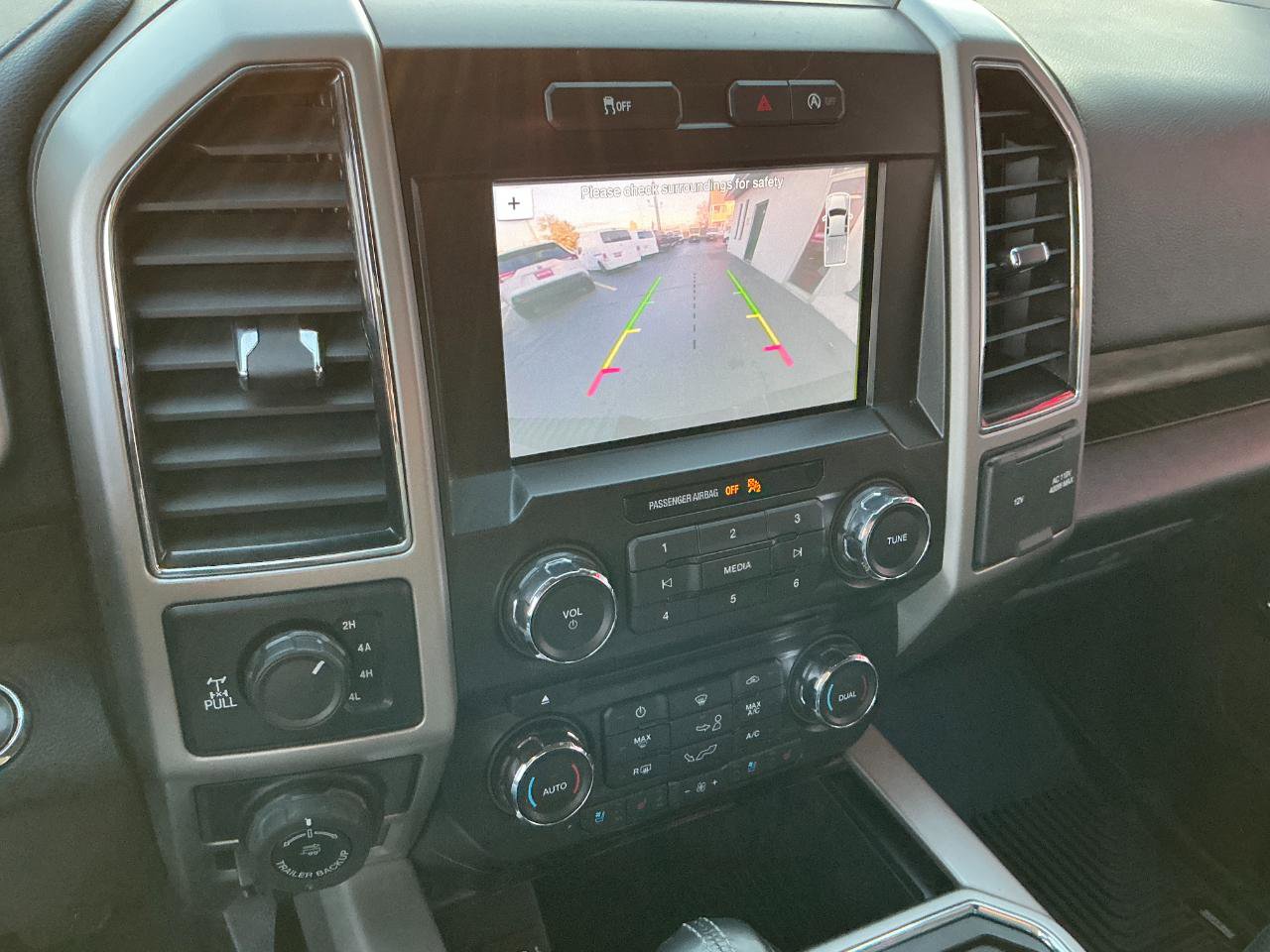 Used 2018 Ford F150 Lariat w/ Max Trailer Tow Package image 14