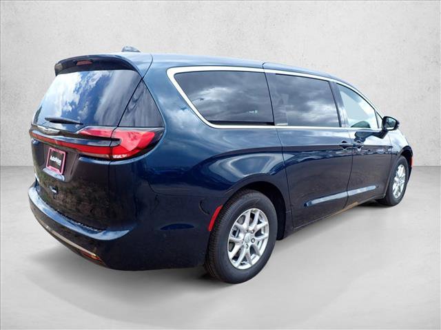 New 2025 Chrysler Pacifica Select FWD video 4