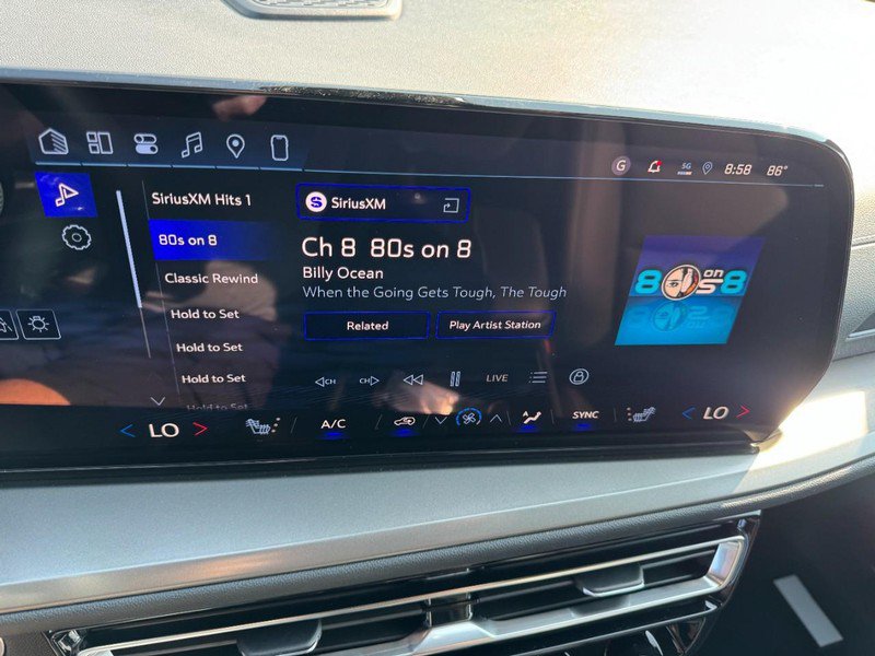 New 2026 Chevrolet Traverse LT w/ Enhanced Driving Package AWD/4WD image 41