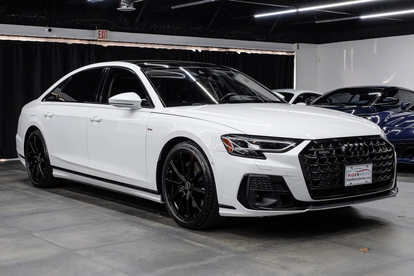 Used 2022 Audi A8 L 3.0T w/ Luxury Package image 10