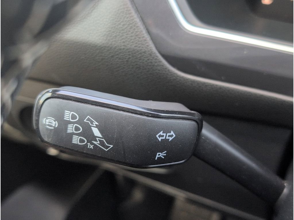 Used 2023 Volkswagen Tiguan SE R-Line image 24