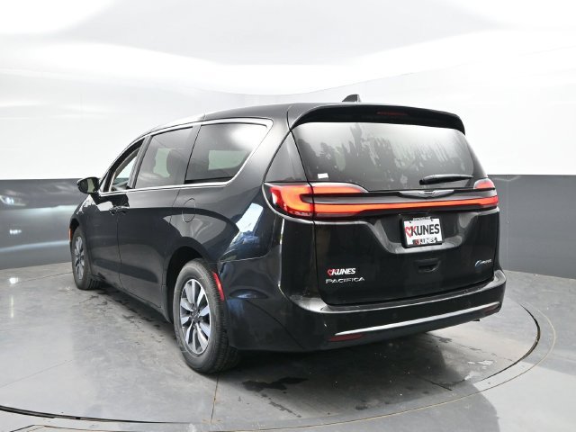 Used 2024 Chrysler Pacifica Limited FWD image 10