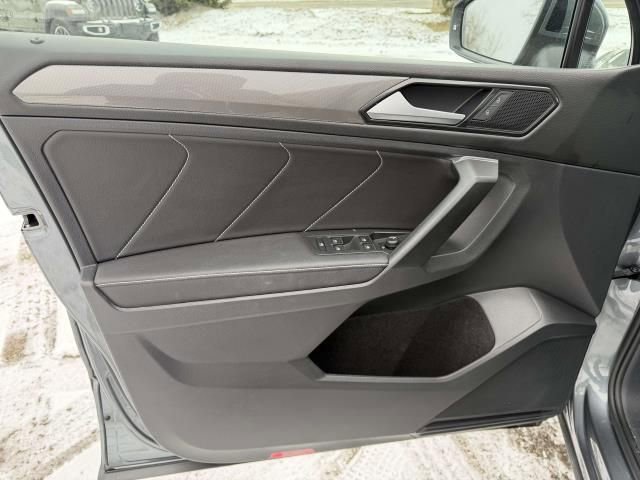 Used 2023 Volkswagen Tiguan SE image 7