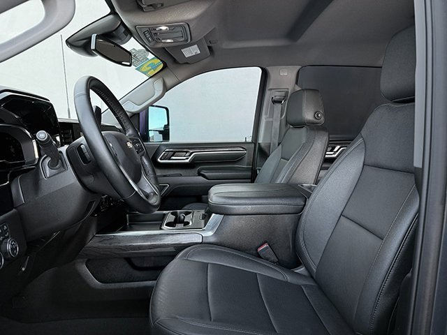 Used 2025 Chevrolet Silverado 2500 LTZ w/ LTZ Convenience Package image 21