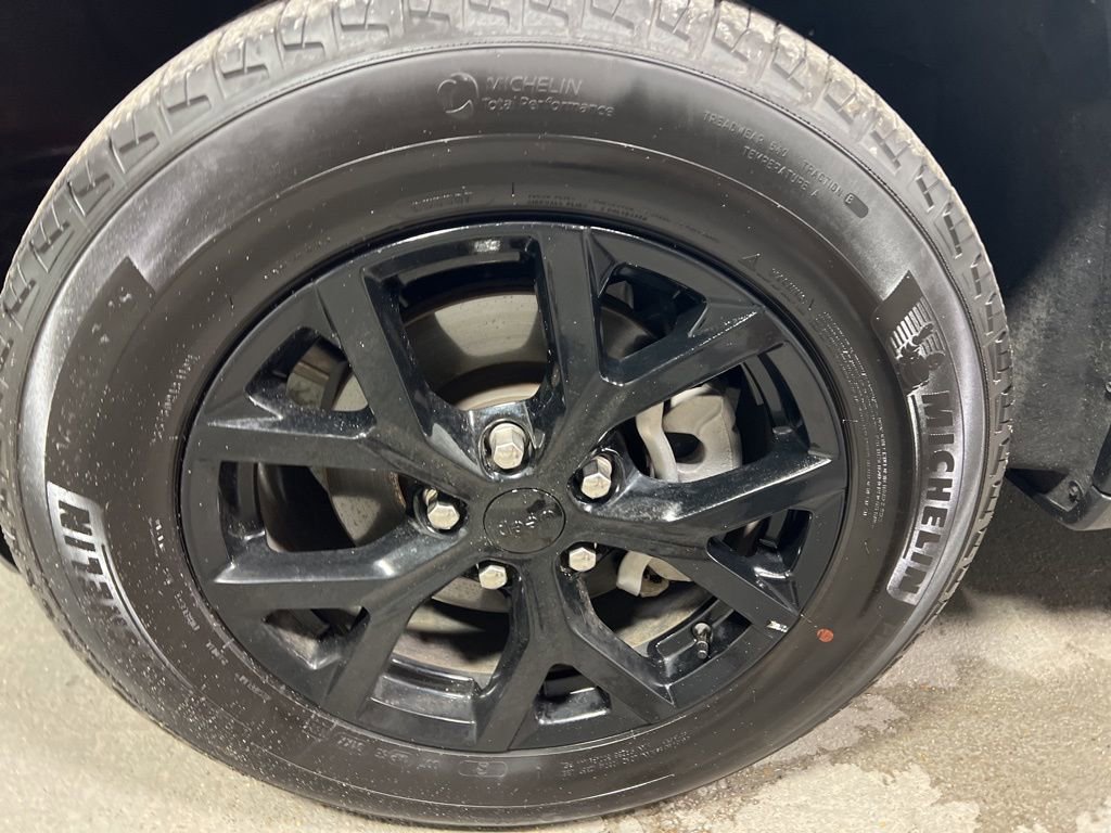 Used 2025 Jeep Grand Cherokee Altitude image 34