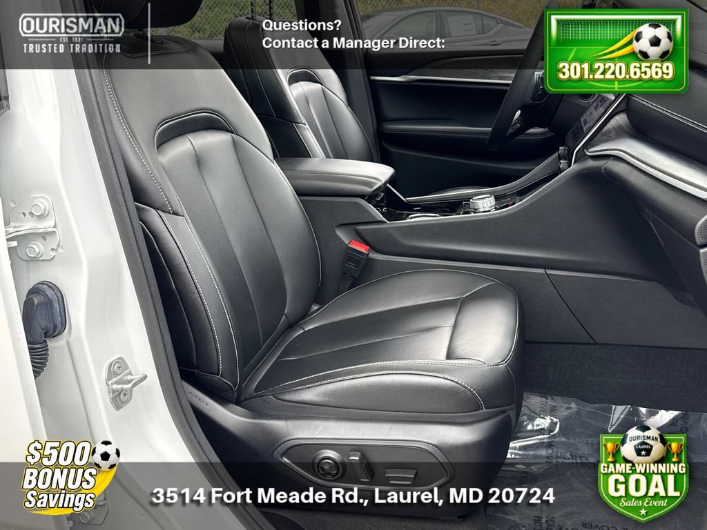 Used 2023 Jeep Grand Cherokee Limited AWD/4WD image 21
