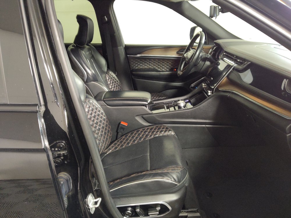 Used 2022 Jeep Grand Cherokee Summit w/ Advanced Protech Group IV AWD/4WD image 21