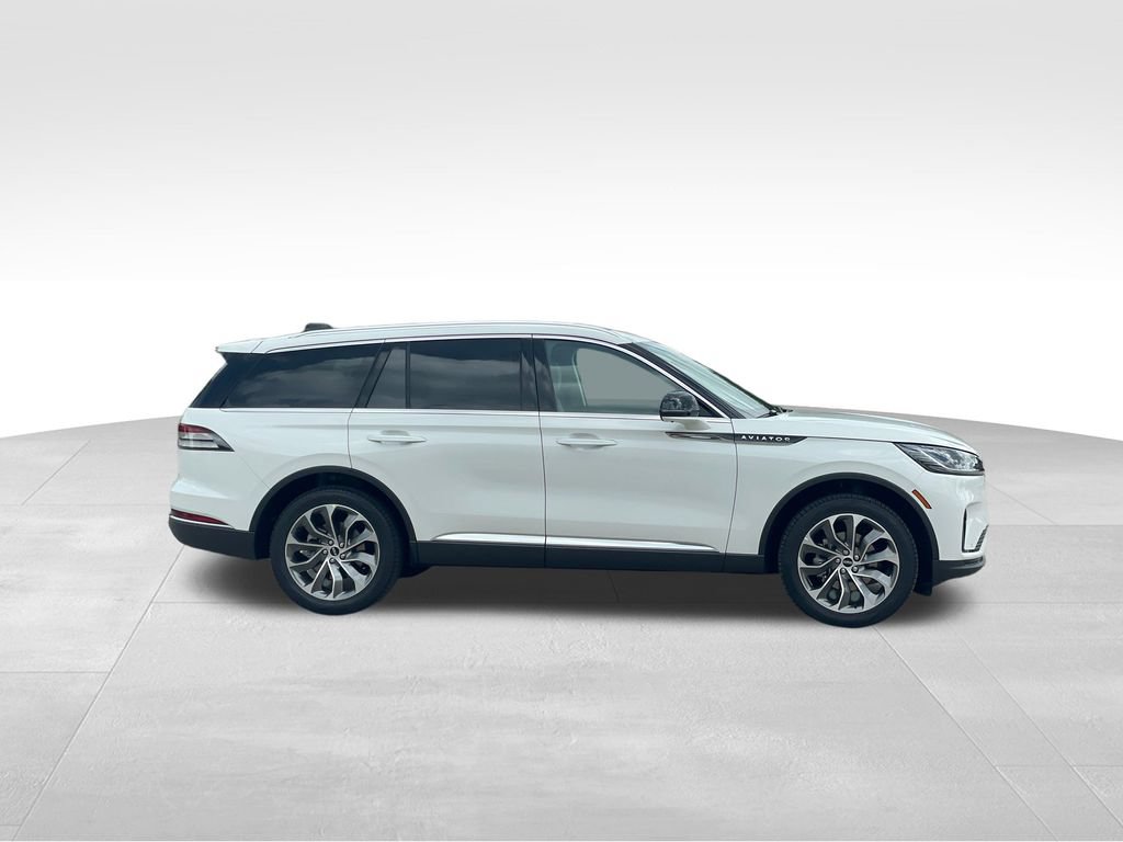 New 2026 Lincoln Aviator Reserve w/ Illumination Package AWD/4WD image 6