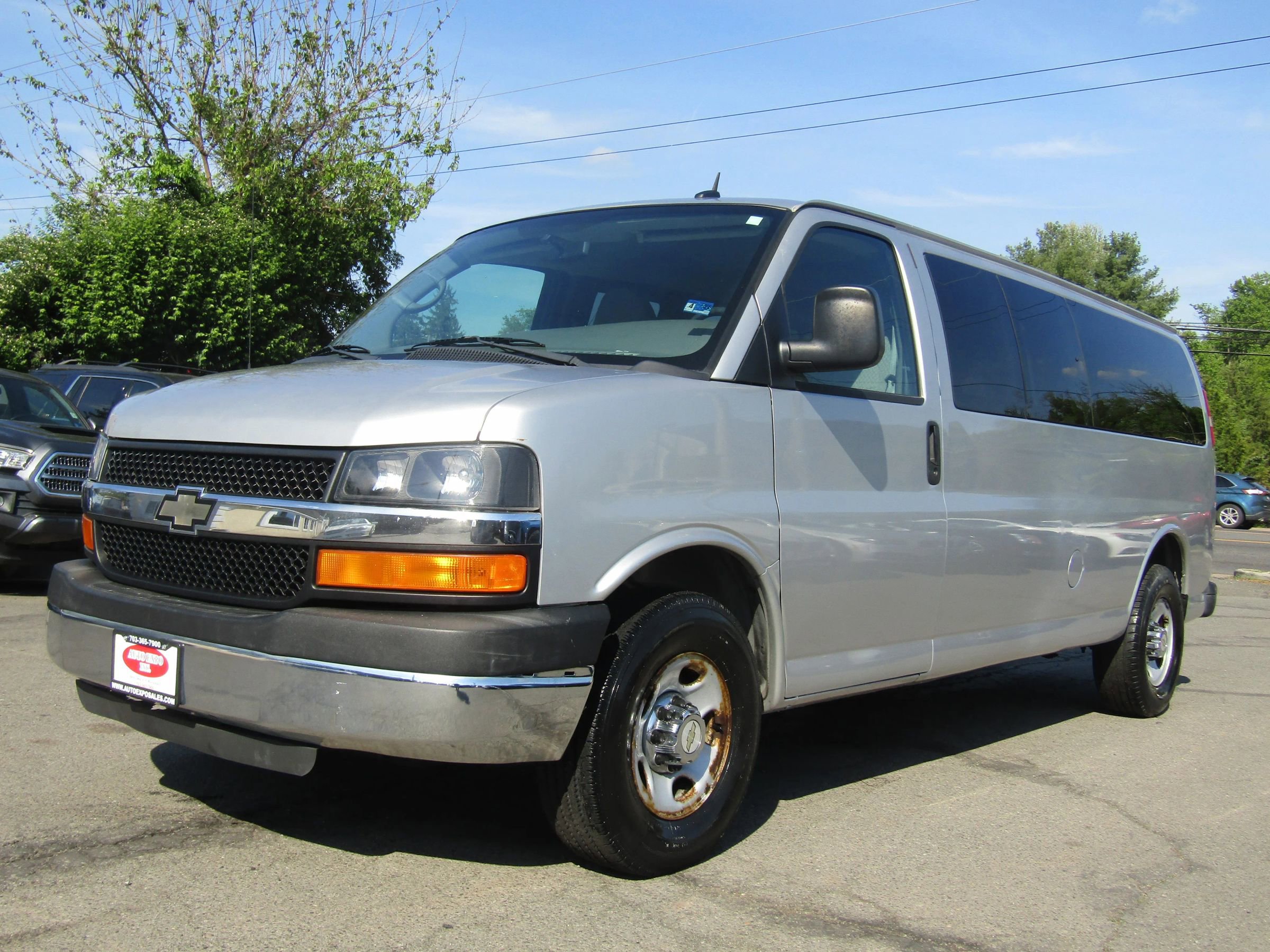 Used 2012 Chevrolet Express 3500 LT w/ LT Preferred Equipment Group RWD image 3
