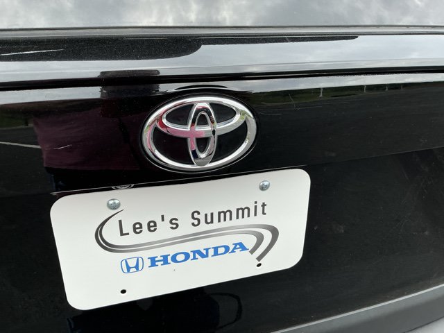 Used 2025 Toyota RAV4 LE FWD image 5
