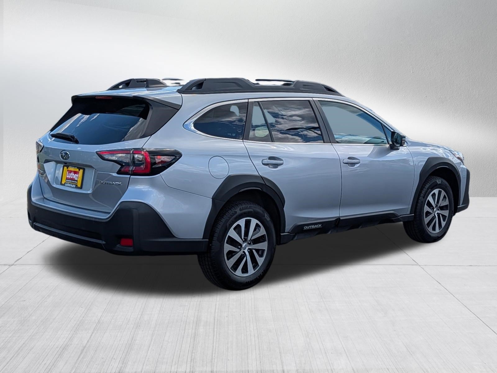 Used 2023 Subaru Outback Premium AWD/4WD image 7