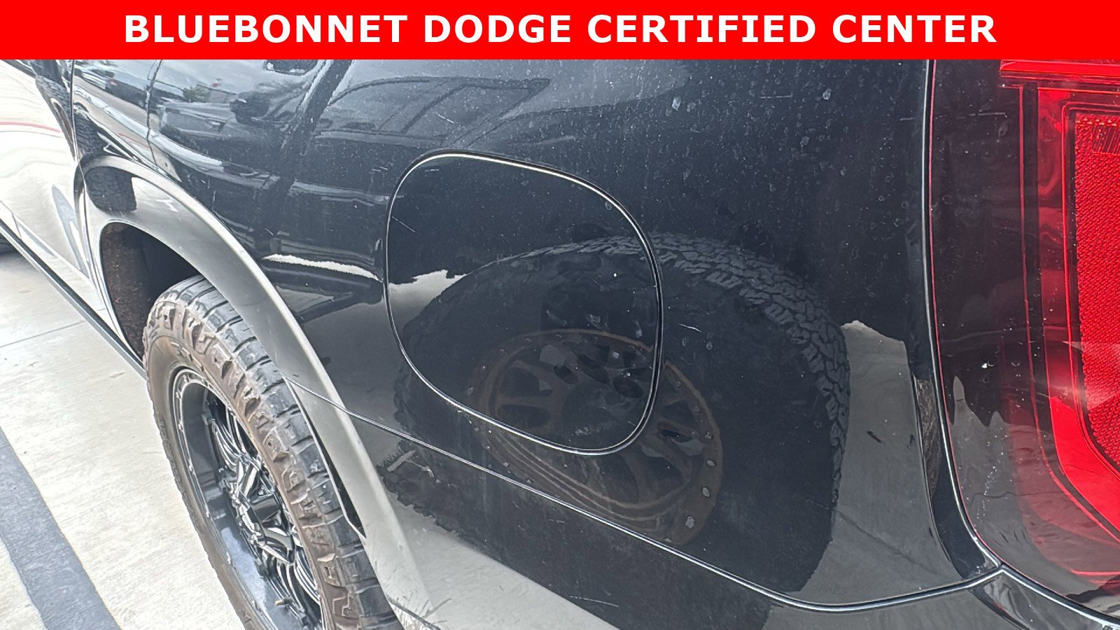 Used 2022 GMC Yukon AT4 w/ AT4 Premium Plus Package AWD/4WD image 15