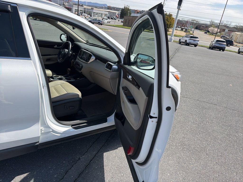 Used 2016 Kia Sorento EX image 24