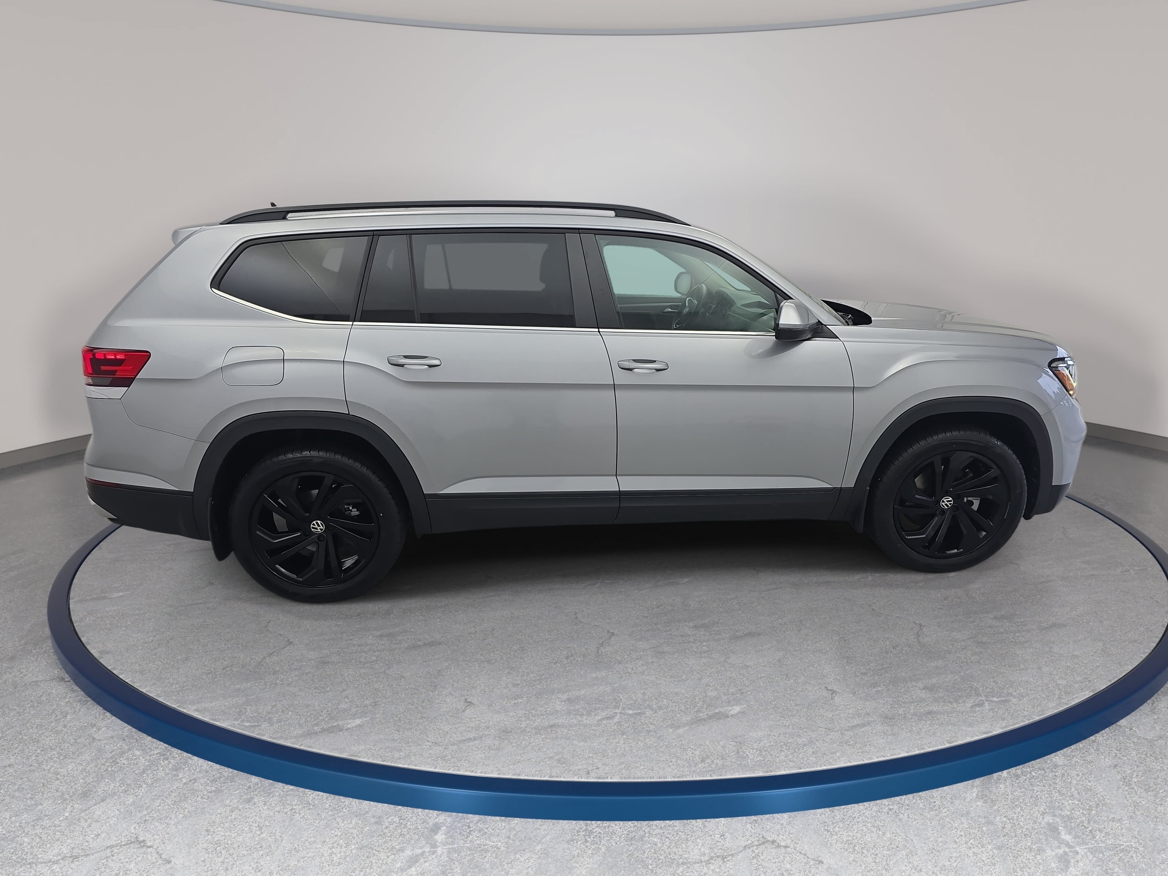 Certified 2023 Volkswagen Atlas SE w/ Panoramic Sunroof Package AWD/4WD image 4