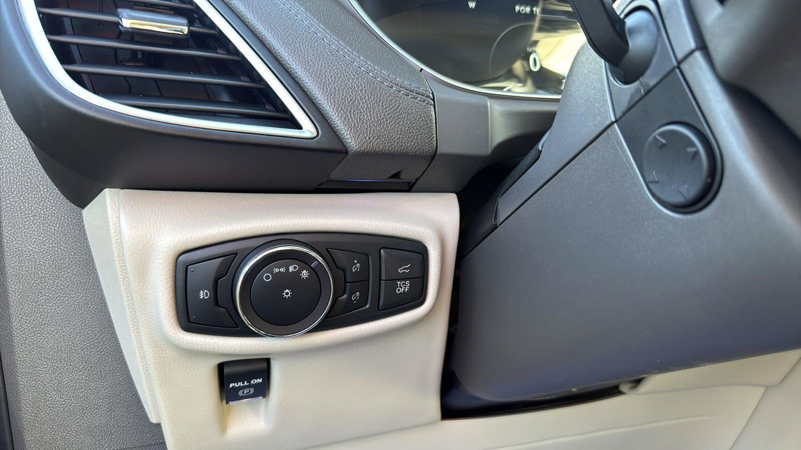 Used 2019 Lincoln Nautilus Reserve image 18