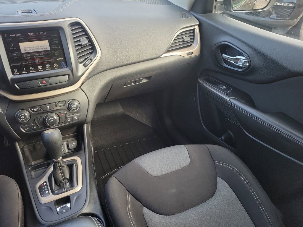 Used 2014 Jeep Cherokee Latitude FWD image 15