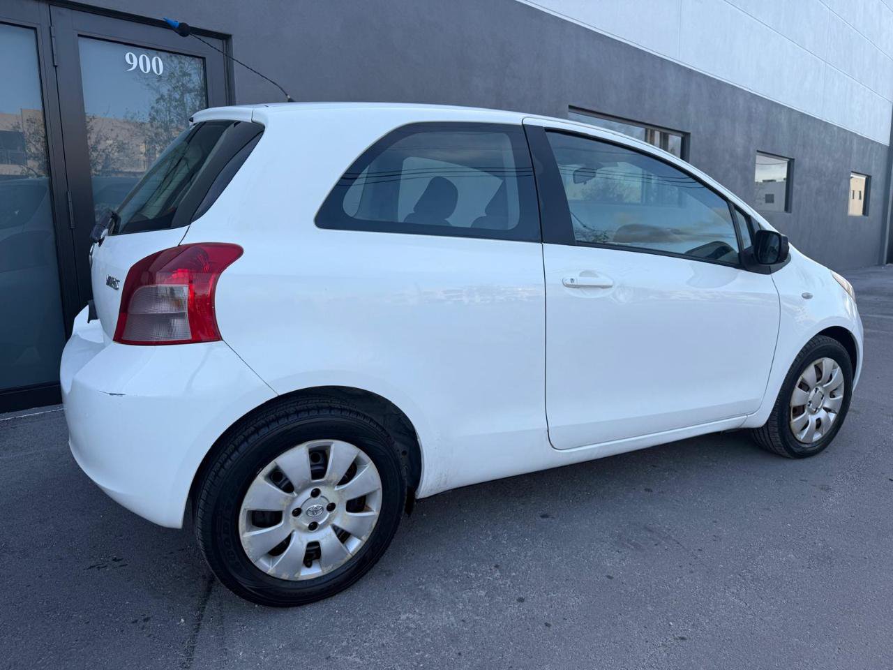 Used 2008 Toyota Yaris S FWD image 3