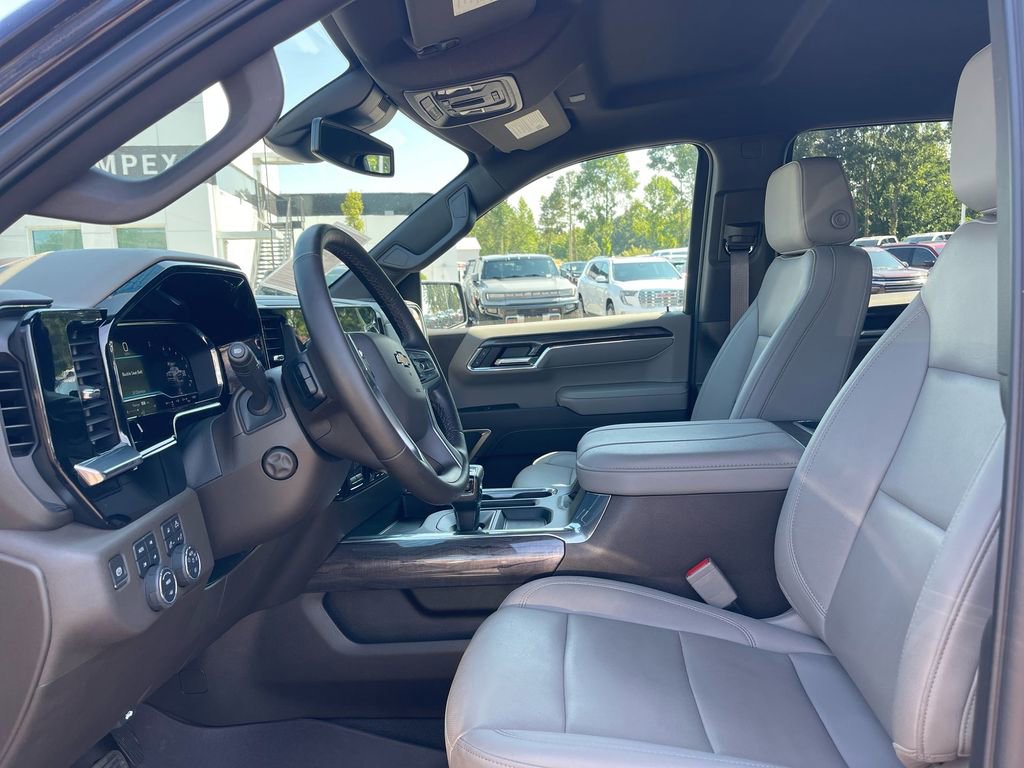 Used 2024 Chevrolet Silverado 1500 LTZ w/ LTZ Convenience Package II image 9