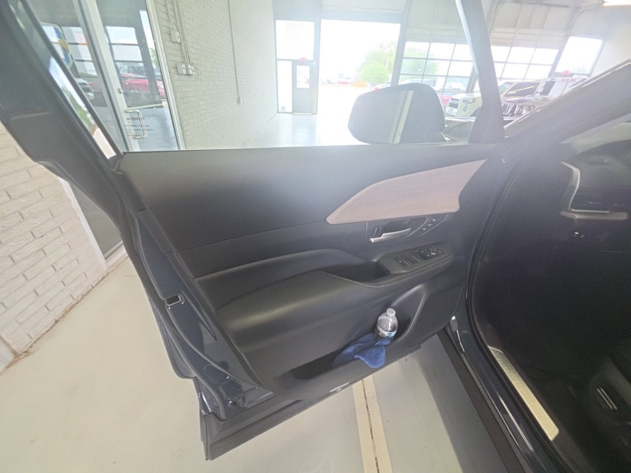 Used 2025 Toyota Grand Highlander FWD image 7