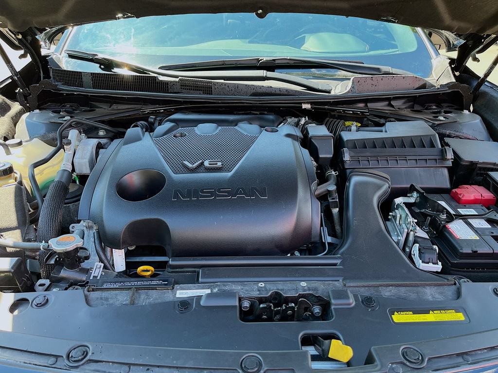 Used 2022 Nissan Maxima SR w/ Sport Mat Group FWD image 29