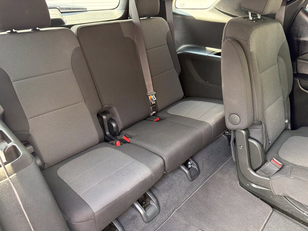 Used 2023 Chevrolet Traverse LT FWD image 25