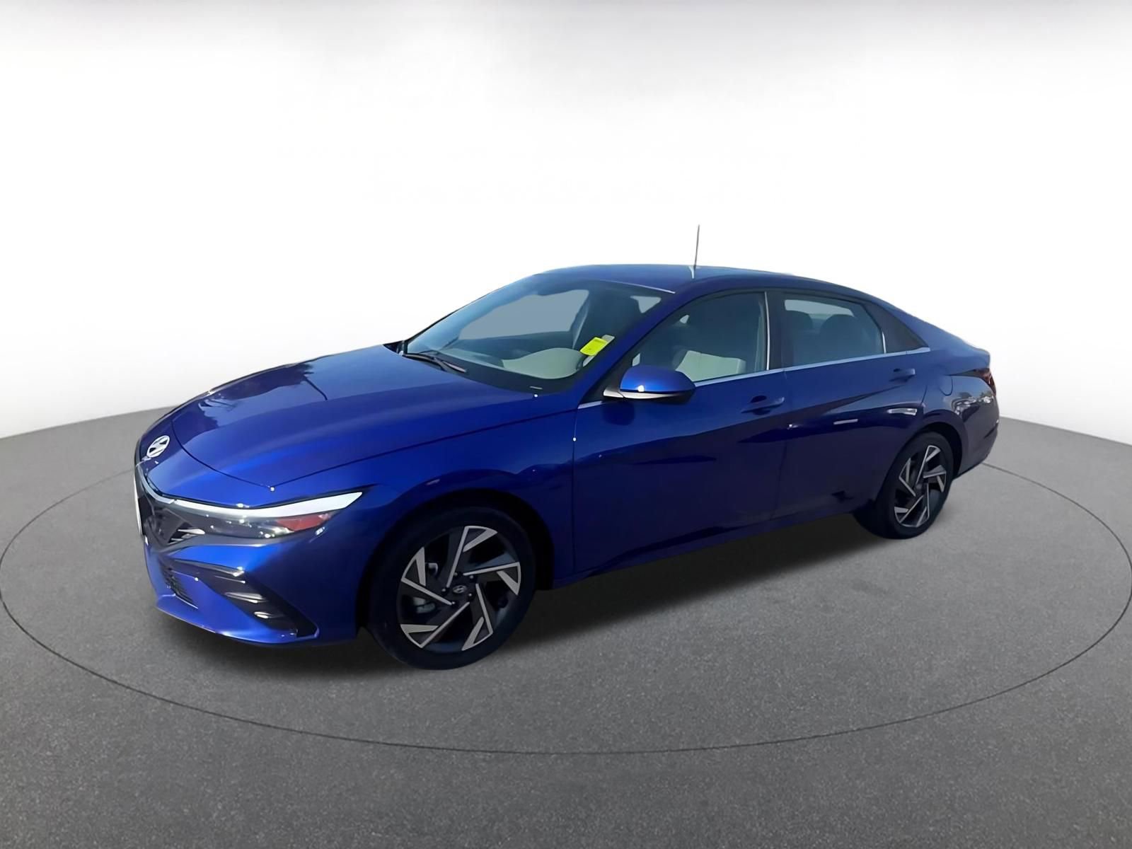 Used 2025 Hyundai Elantra SEL image 8