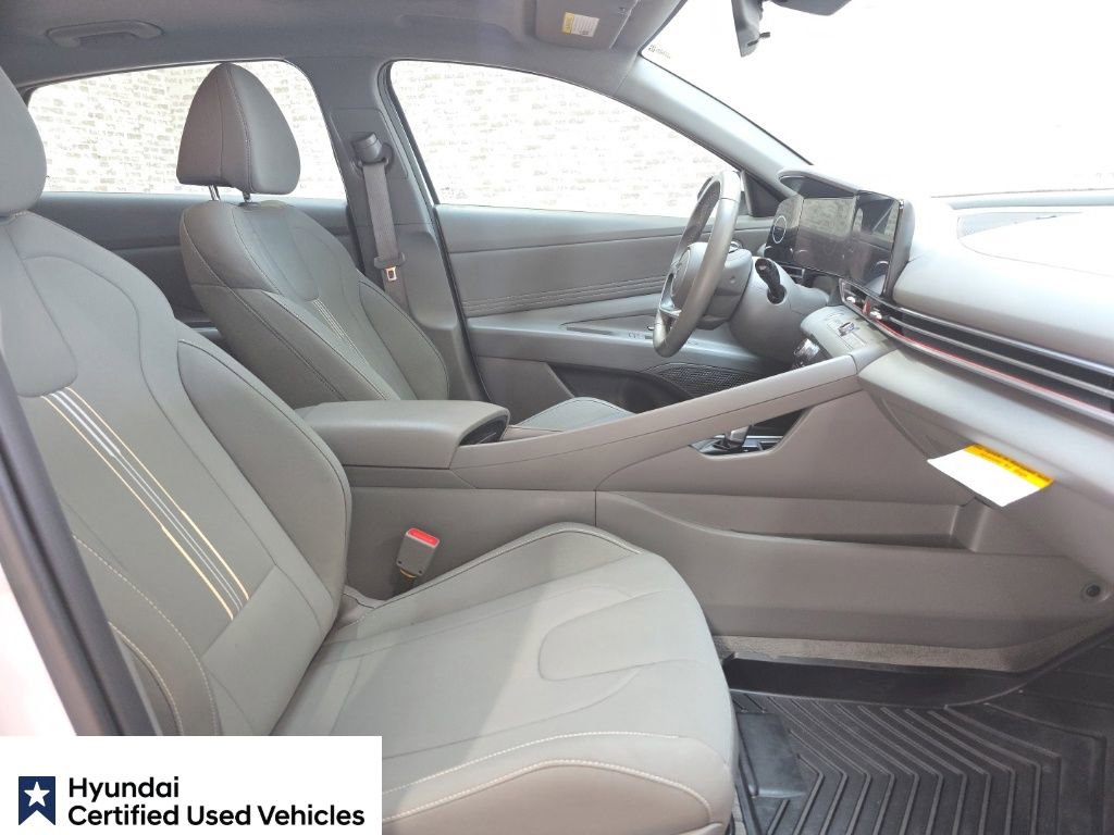 Used 2025 Hyundai Elantra SEL FWD image 8
