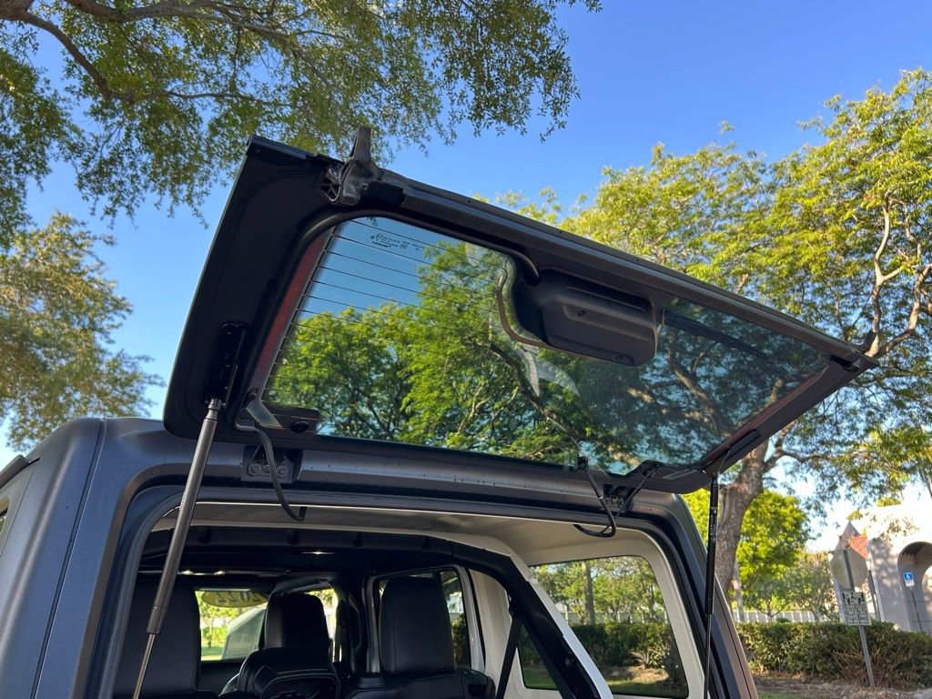 Used 2022 Jeep Wrangler Unlimited Sahara AWD/4WD image 50
