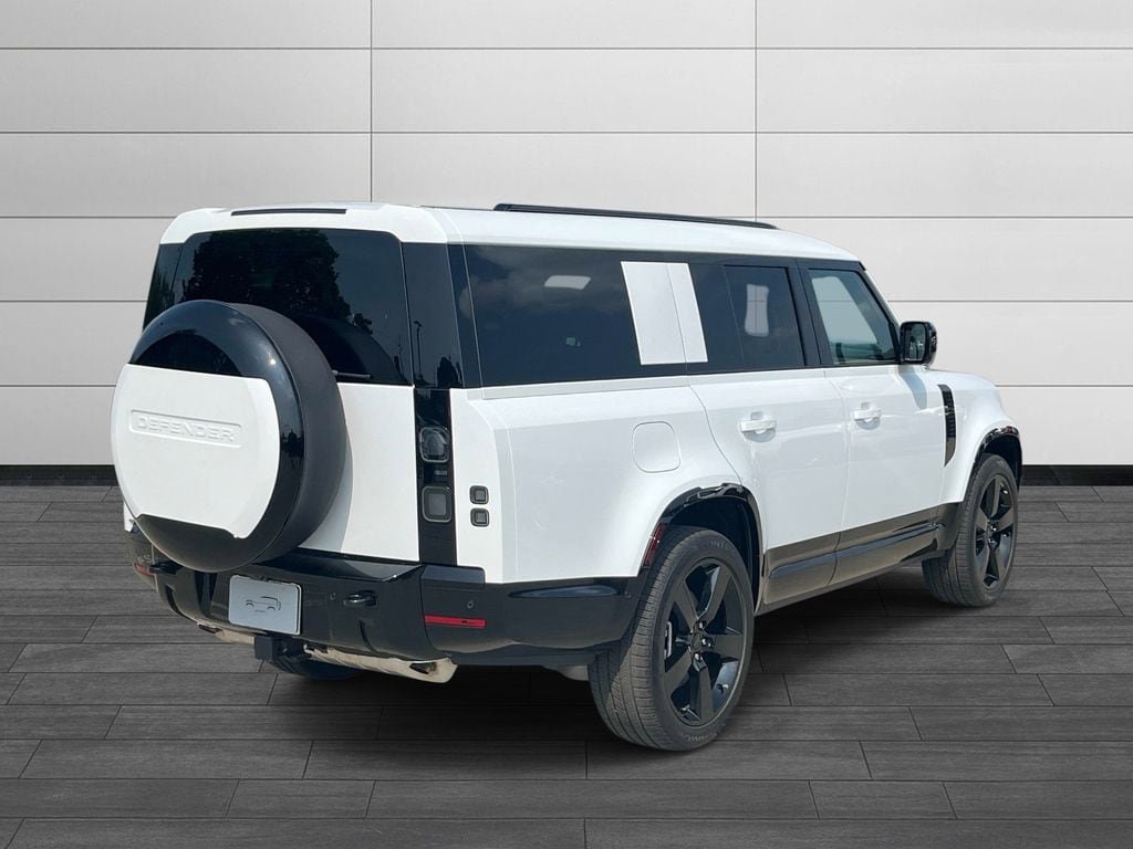 New 2026 Land Rover Defender 130 X-Dynamic SE AWD/4WD image 5