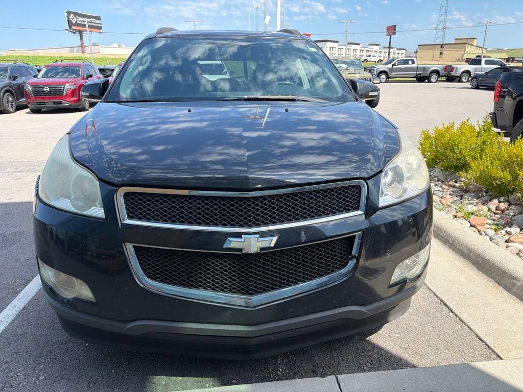 Used 2011 Chevrolet Traverse LT FWD image 2