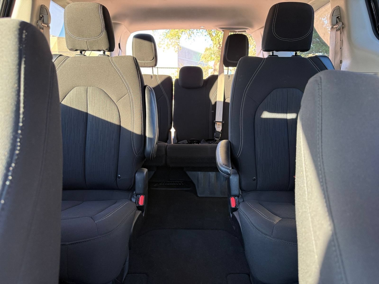 Used 2024 Chrysler Voyager LX FWD image 39