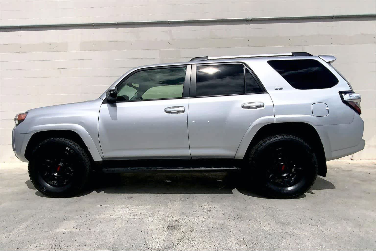 Used 2023 Toyota 4Runner SR5 Premium AWD/4WD image 4