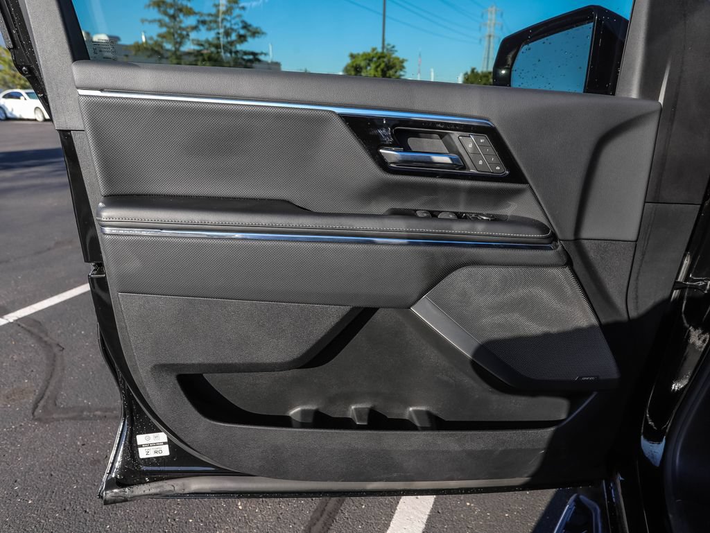 Used 2025 GMC Sierra EV Denali AWD/4WD image 9