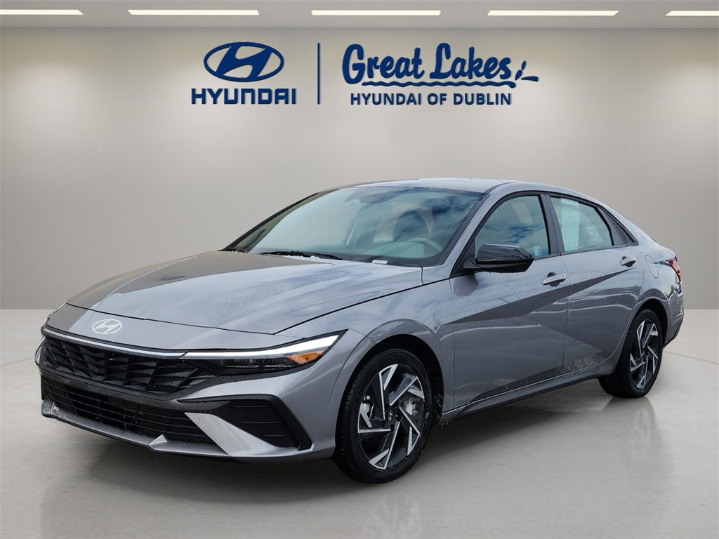 Used 2025 Hyundai Elantra Sport image 1