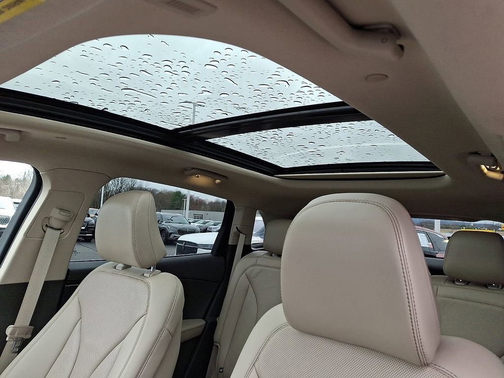 Certified 2023 Lincoln Nautilus Reserve image 14